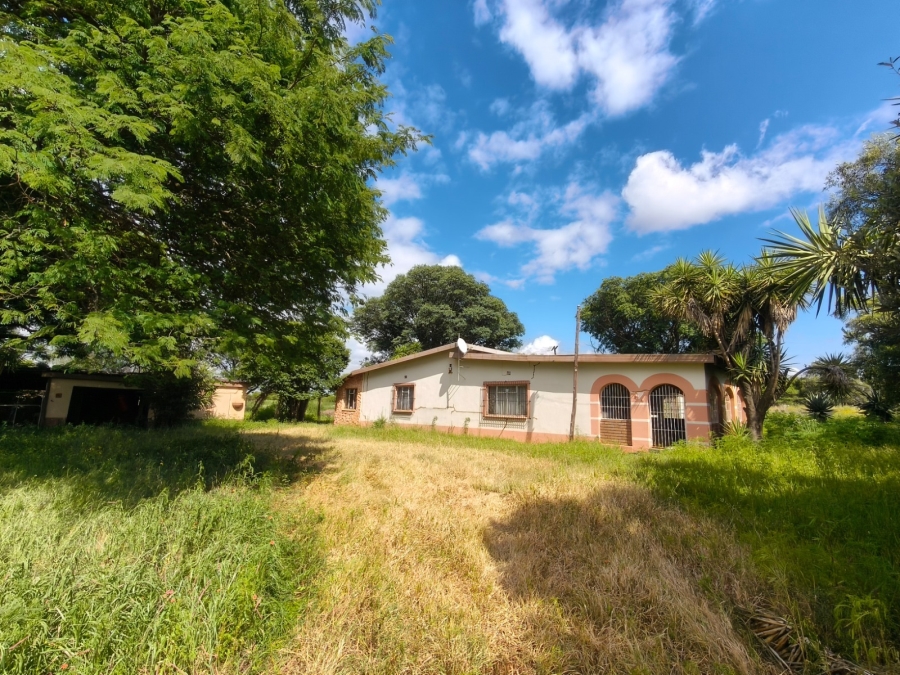 5 Bedroom Property for Sale in Rustenburg Rural North West